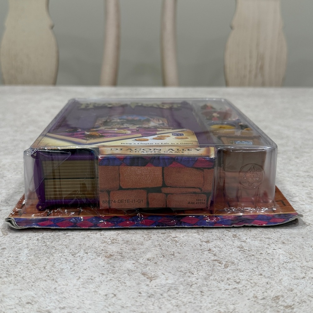 BNIP 1999 HARRY POTTER “DIAGON ALLEY” CHAPTER GAME HIGHLY COLLECTIBLE TOY - Picture 9 of 10